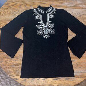 MOSCA black knit split neck 78% rayon,22%nylon embroidered design tunic/M
